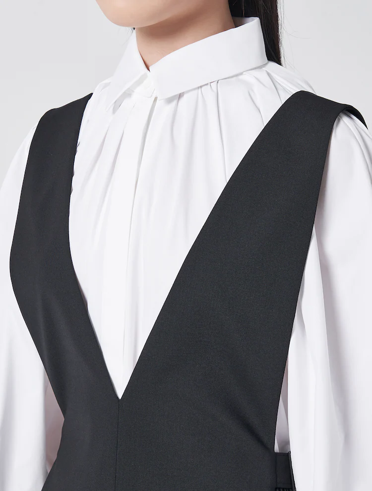 Deep V-neck Pleated Detail Dress - Black