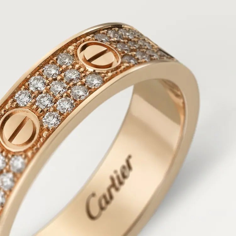 LOVE WEDDING BAND WITH DIAMOND PAVÉ