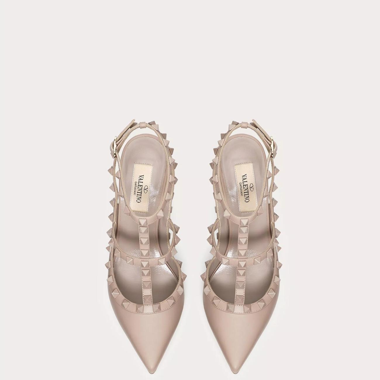 TONE ON TONE STUD EMBELLISHED ROCKSTUD STRAP PUMPS 100MM BEIGE