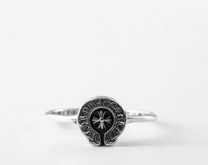 Horseshoe bubble gum ring