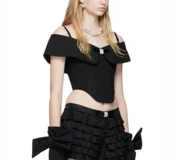 Black off-the-shoulder corset