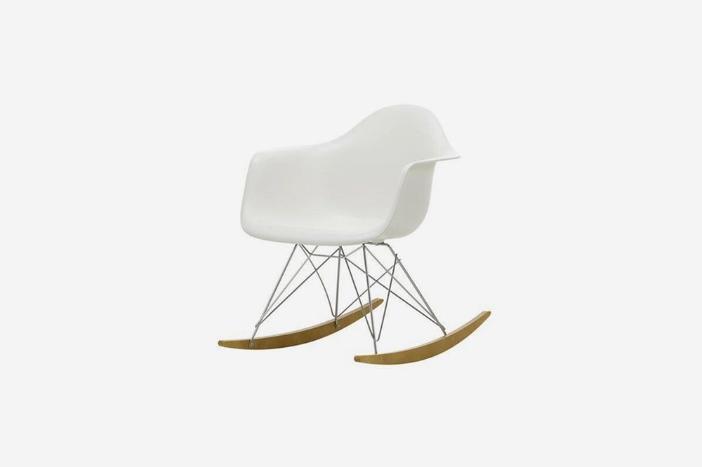 Vitra Eames Plastic Armchair RAR Golden Maple Rocking White