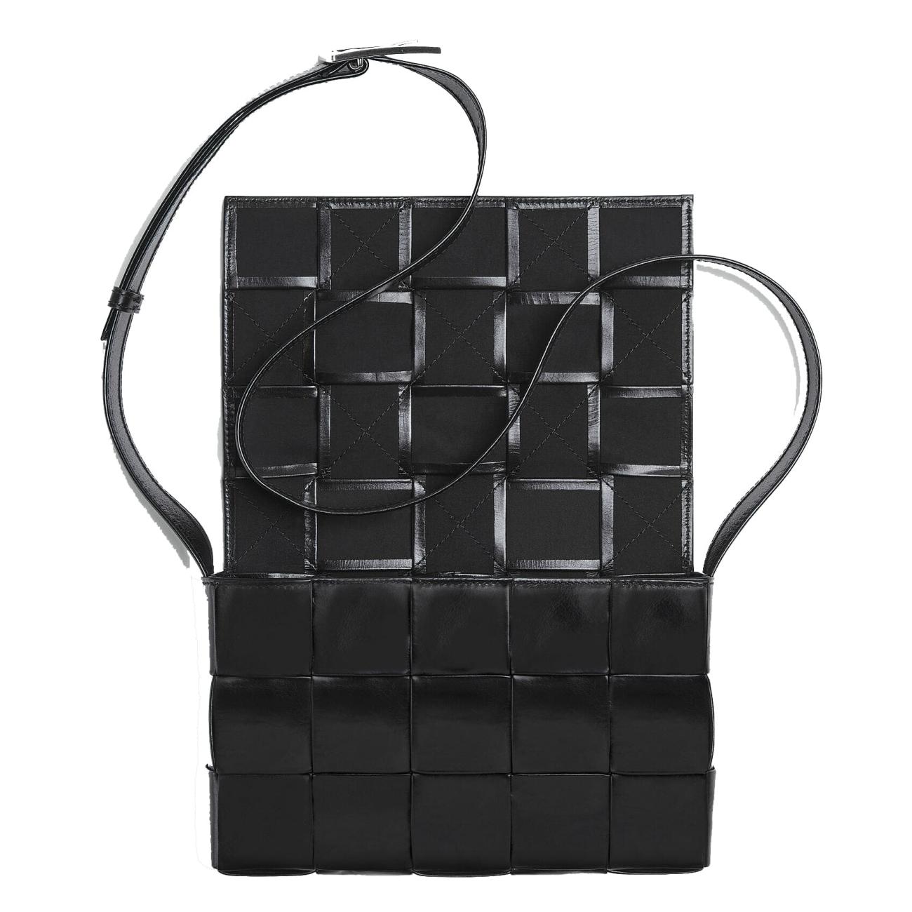 Bottega Veneta Leather Cassette Black