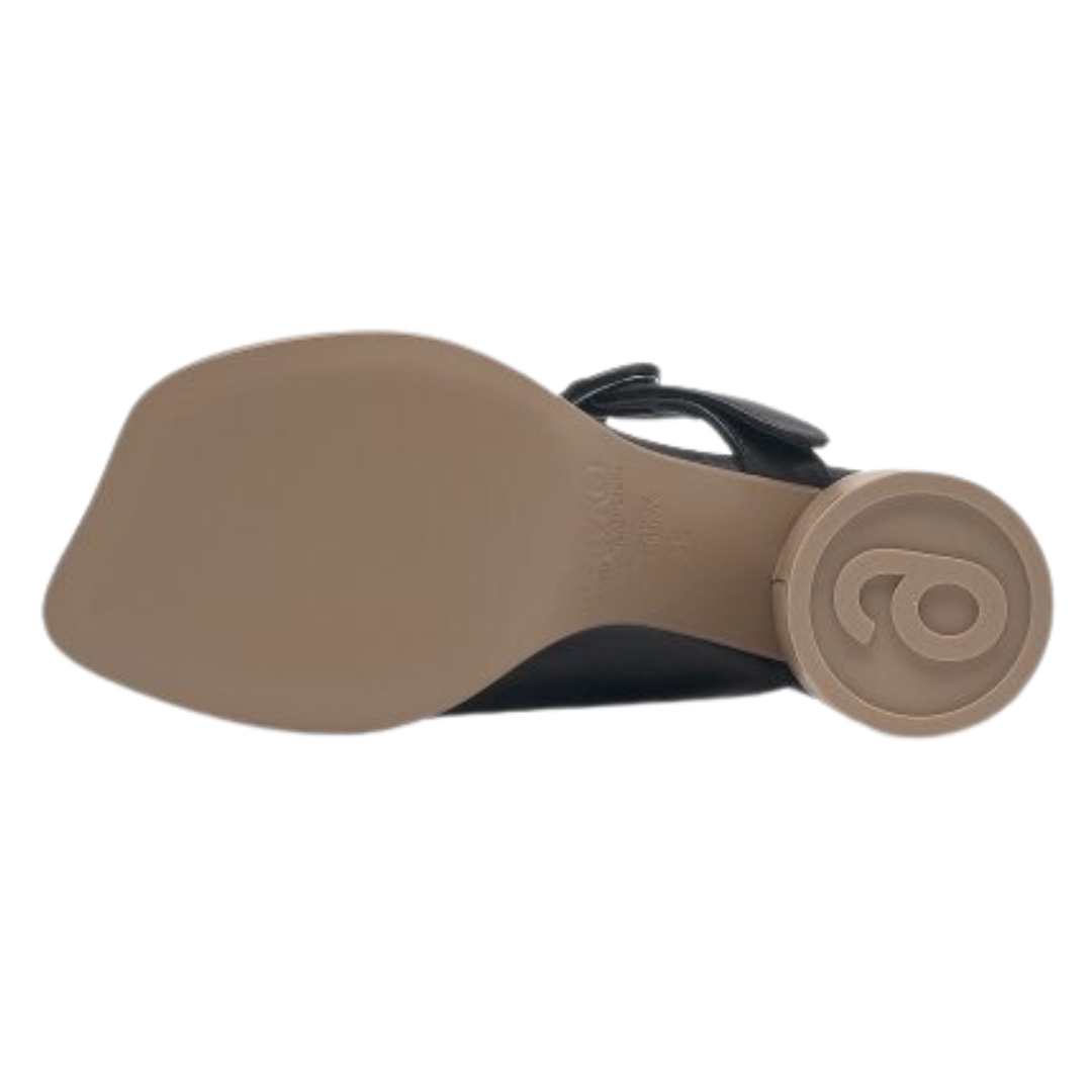 Women's Leather Buckle Sandals - Black 
