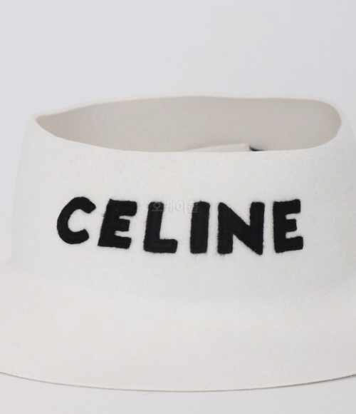CLOCHE HAT IN FELT 