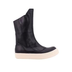 MOTO round toe leather boots