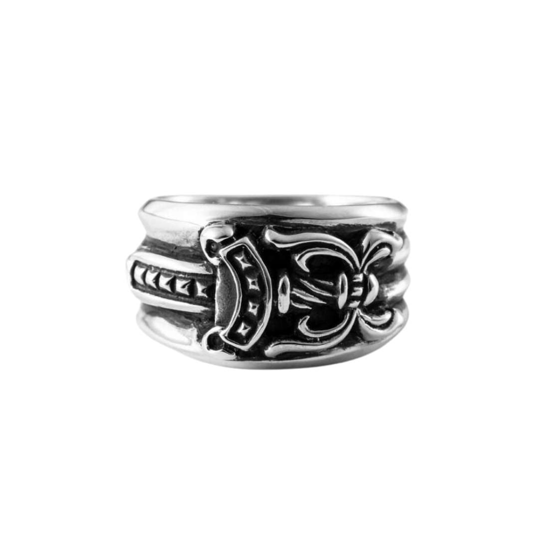 Dagger ring