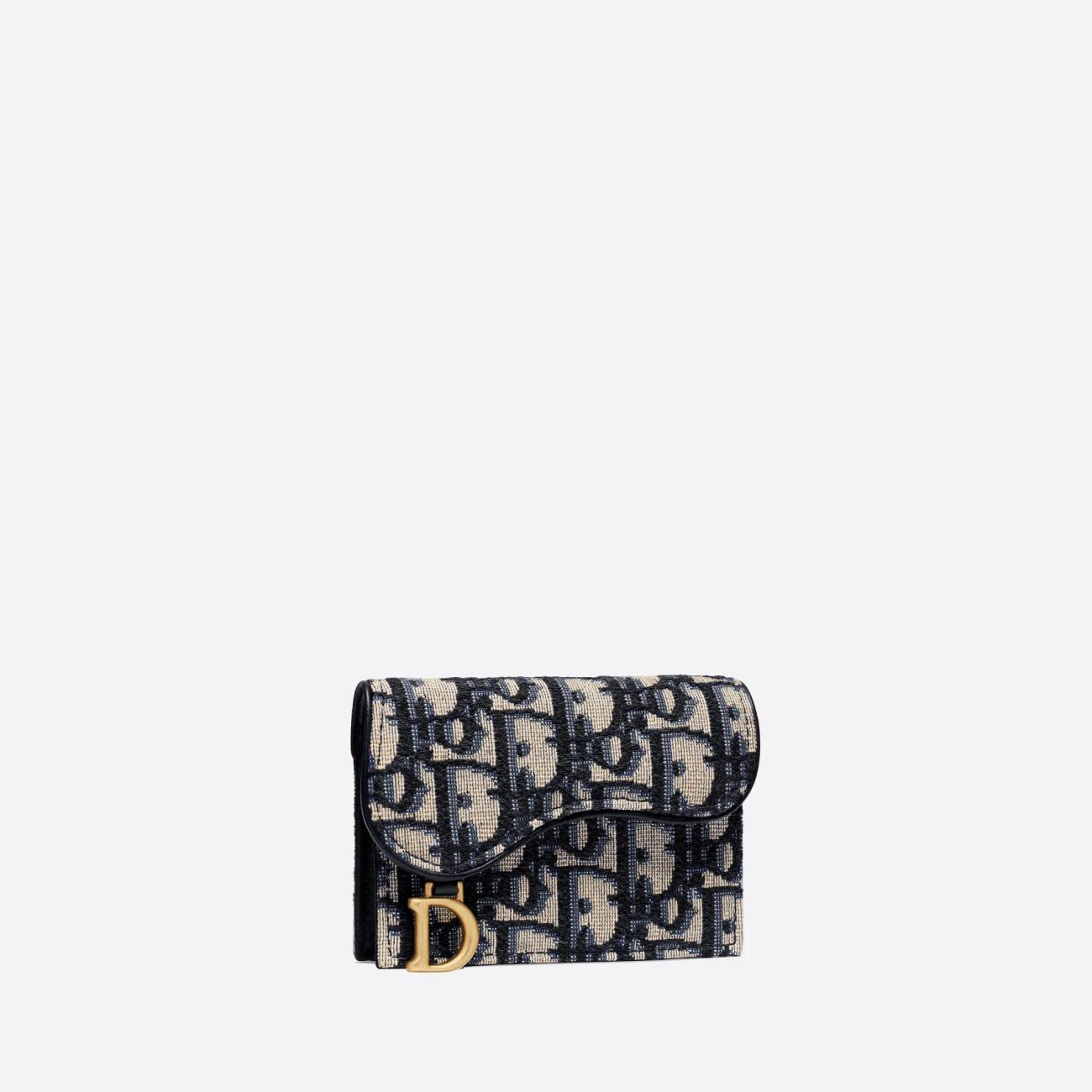 SADDLE FLAP CARD HOLDER