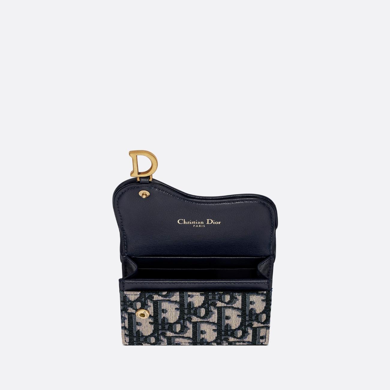 SADDLE FLAP CARD HOLDER