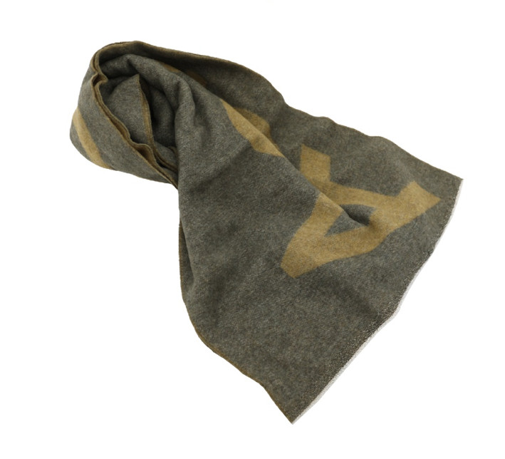 Jacquard wool muffler
