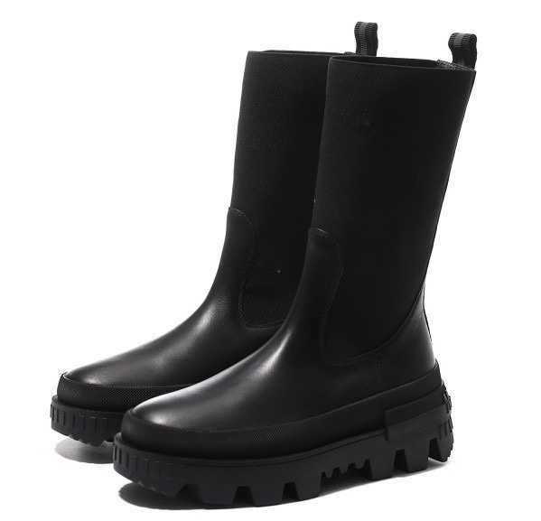 NEUE Chelsea boots