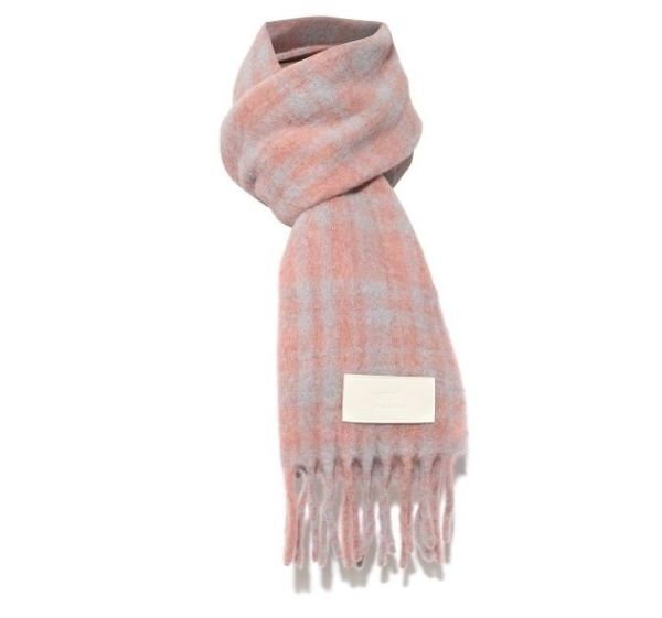 Oversized check pattern scarf