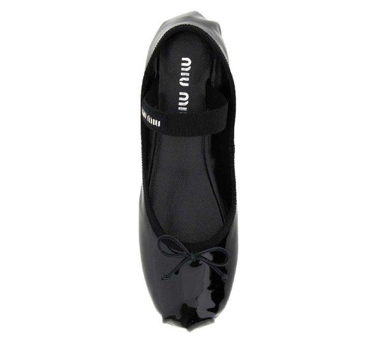 Logo band ballerina shoes