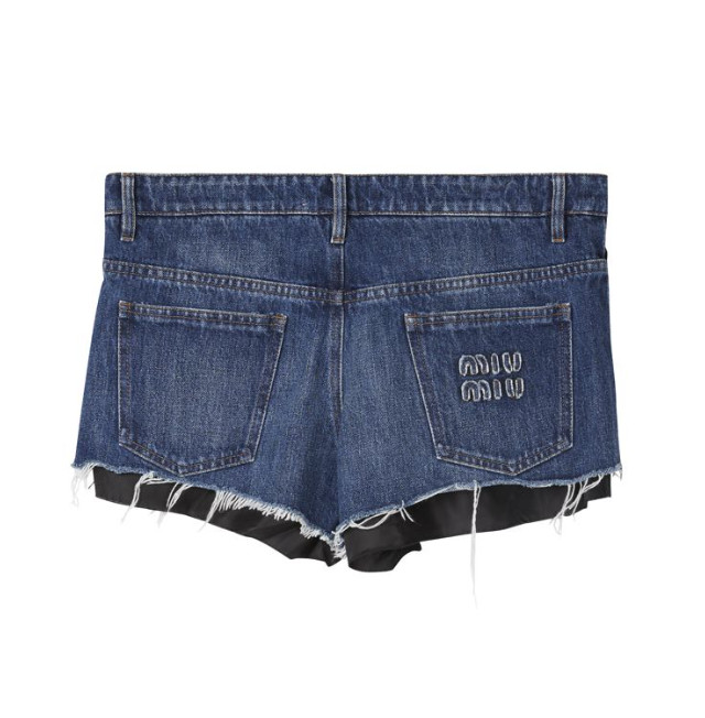 Back pocket logo low cut denim shorts