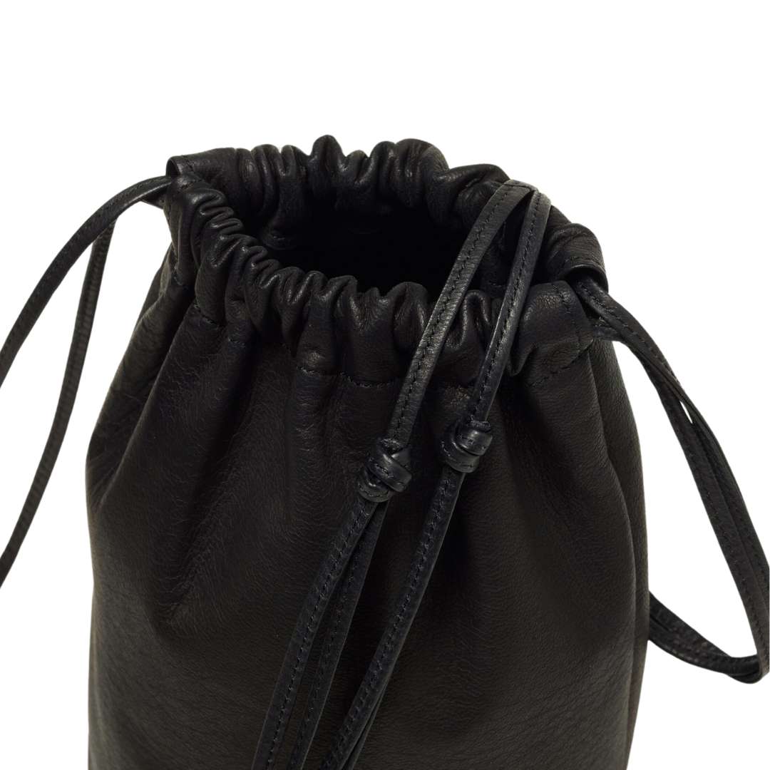 LEATHER BIG ROUND STRING POUCH