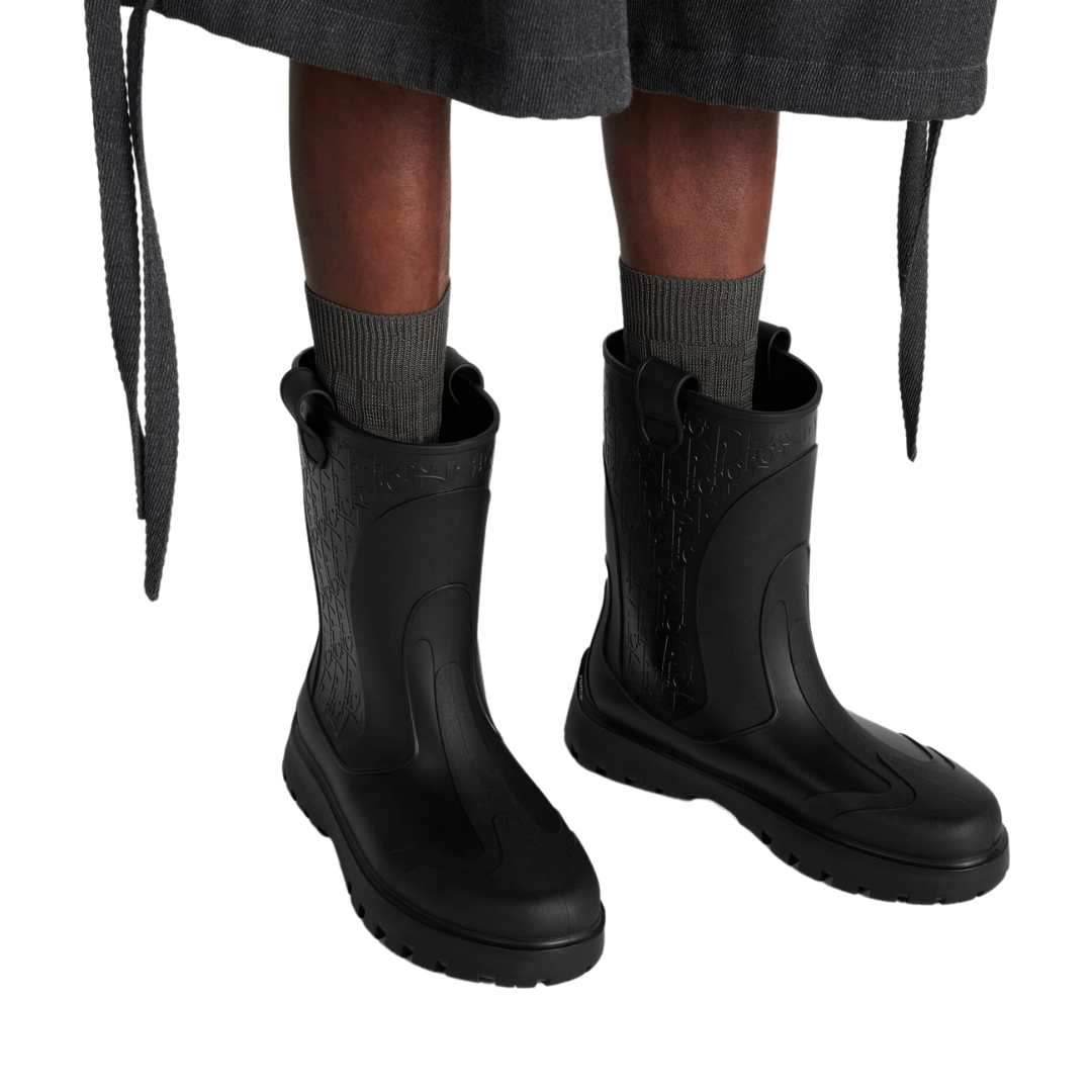 Garden rain boots