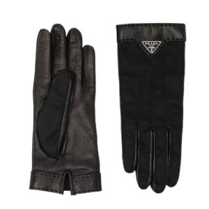 Triangular logo nylon gloves