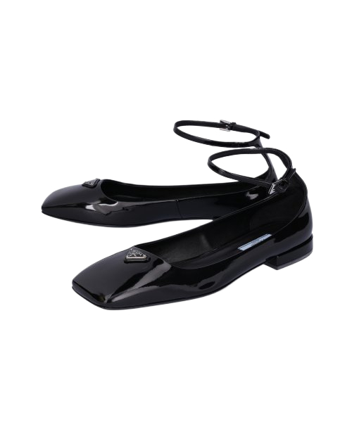 [Weekend Special] Women’s Triangle Logo Patent Leather Ballerina Shoes – Black