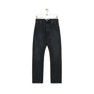  Straight leg jeans in denim