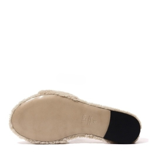 Baguette Sheepskin Slide